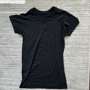lululemon athletica Black Short Sleeve Tee